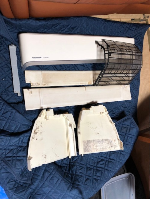 エアコンパーツ分解洗浄