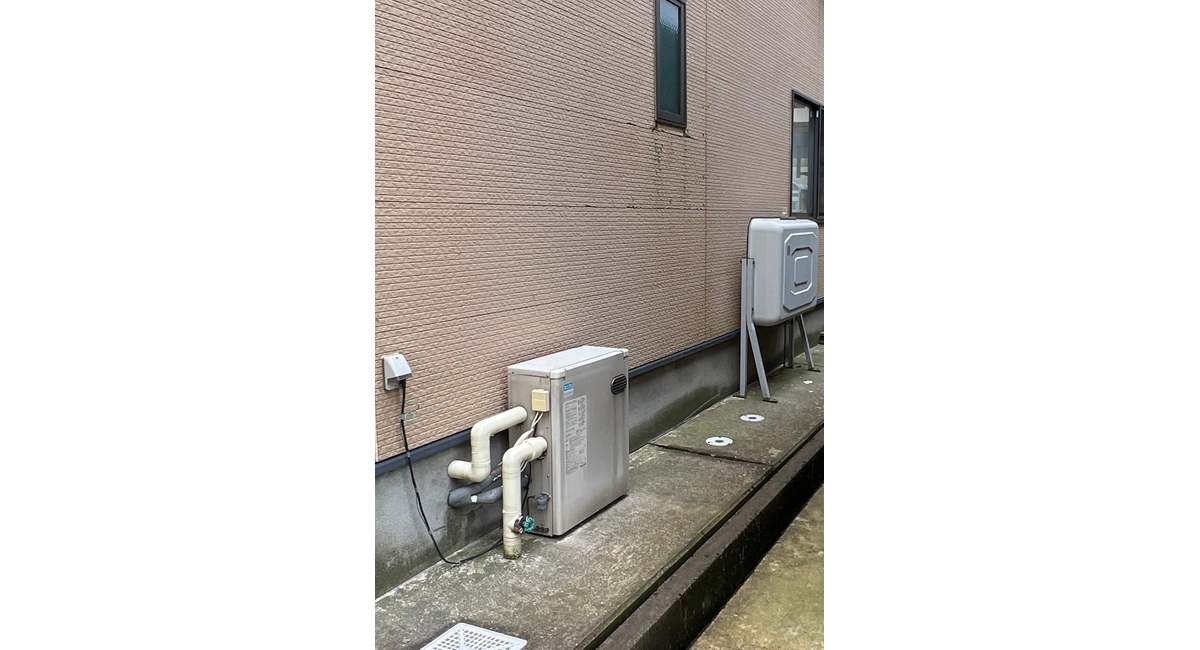 石油給湯器　ユプロ　TOTO